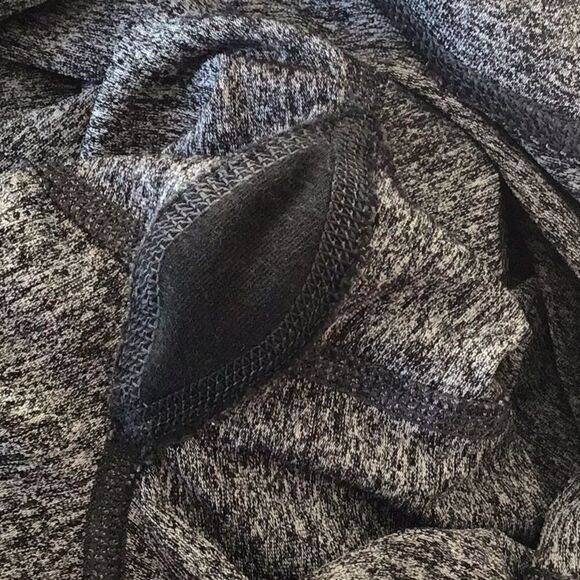 Victoria’s Secret Marled Gray Capri Workout Pants - Picture 12 of 12